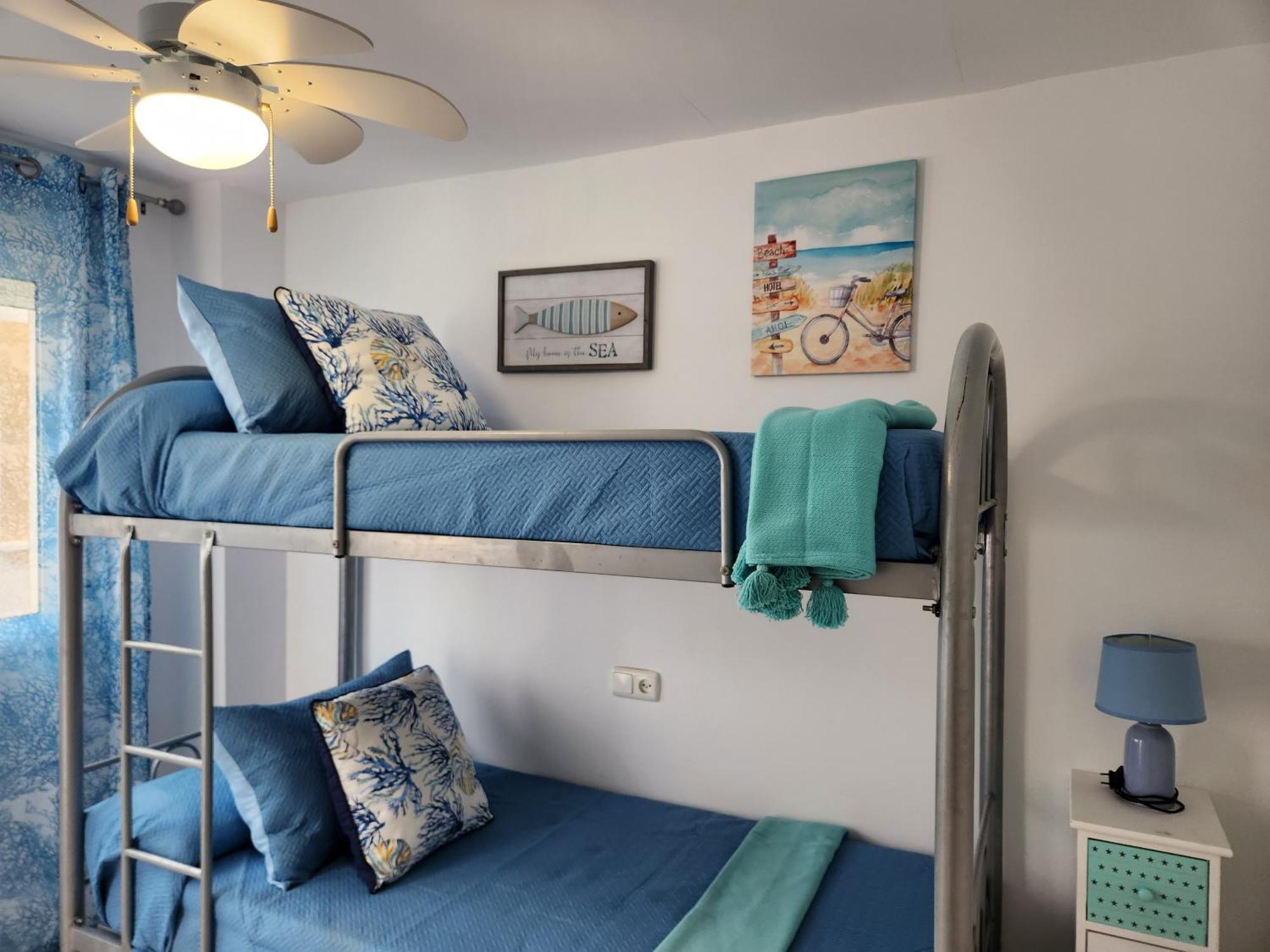 Triplex Adosado De Cuatro De Esencia Maritima A 2 Minutos De La Playa! Vera