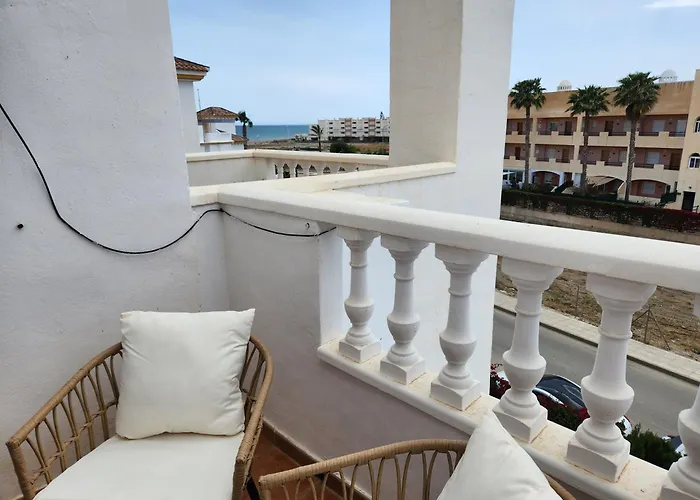 Triplex Adosado De Cuatro Dormitorios De Esencia Maritima A 2 Minutos De La Playa!
