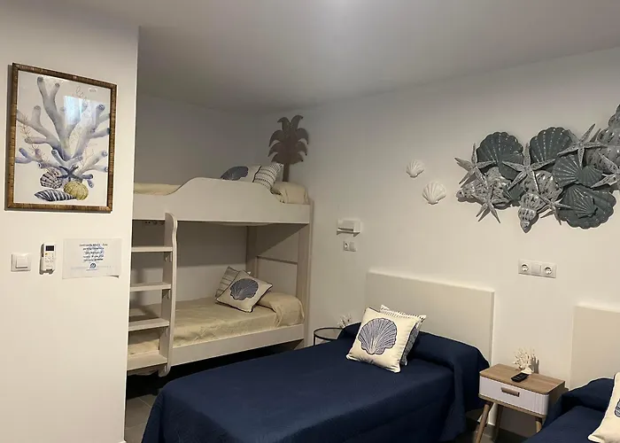Triplex Adosado De Cuatro Dormitorios De Esencia Maritima A 2 Minutos De La Playa!
