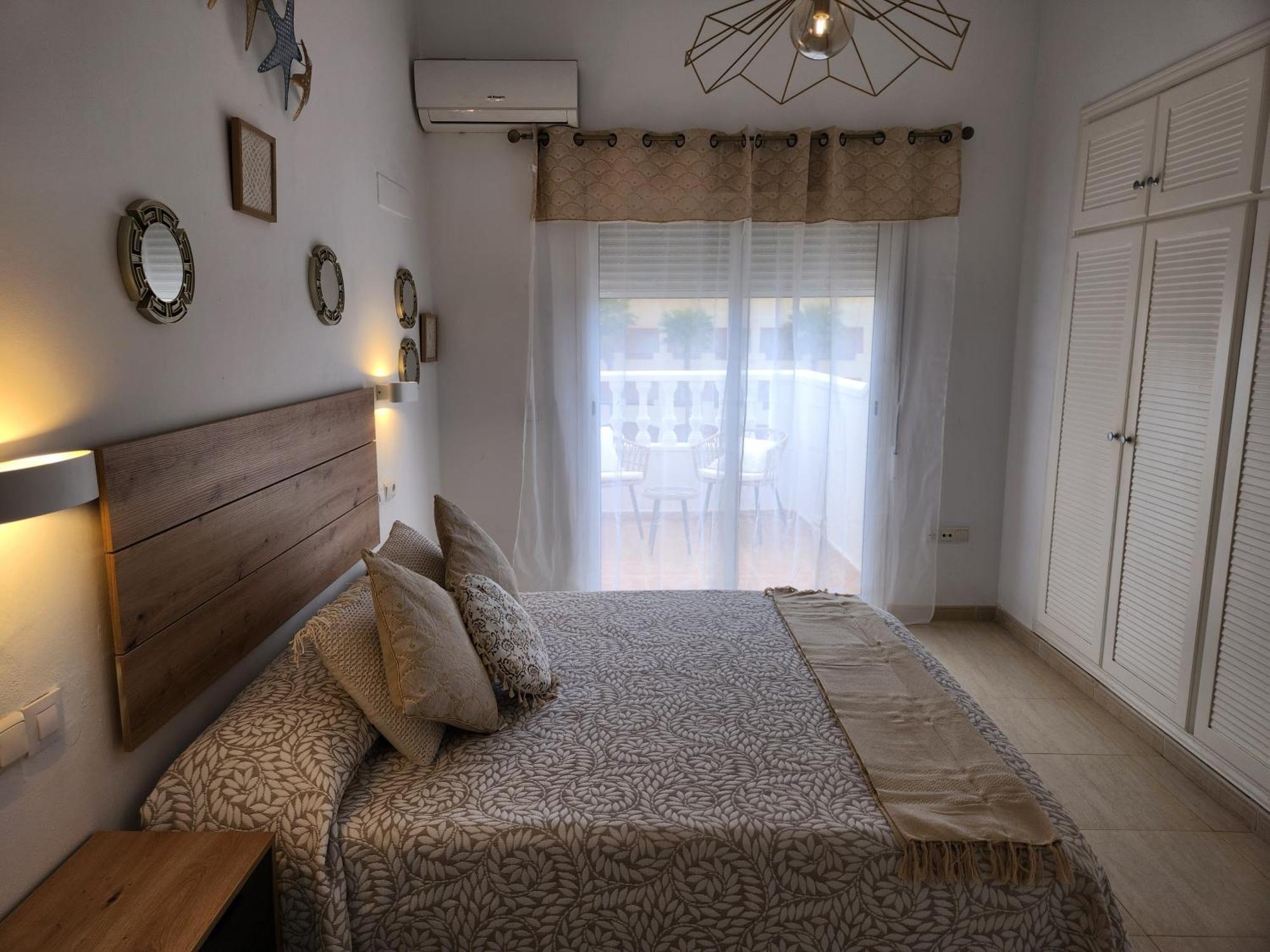 Hébergement de vacances Triplex Adosado De Cuatro De Esencia Maritima A 2 Minutos De La Playa!